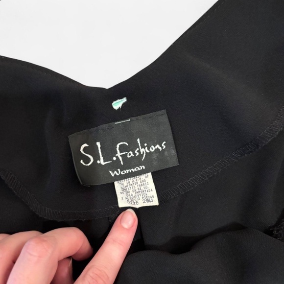 Blouse - Picture 2 of 3